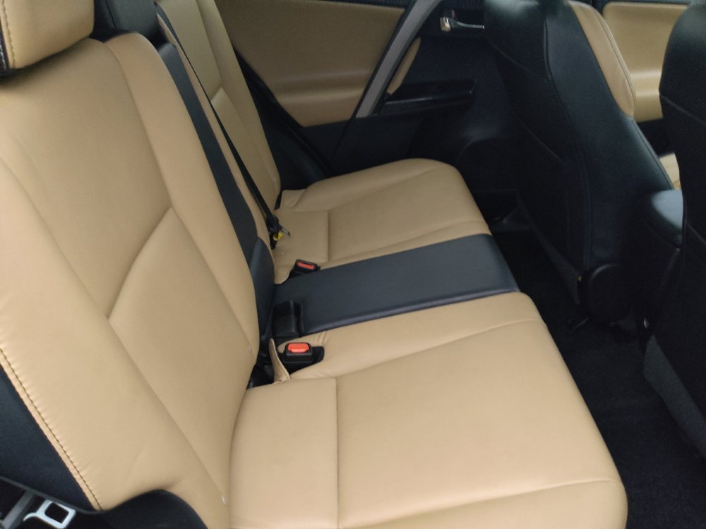 Used 2018 Toyota RAV4 Limited FWD image 19