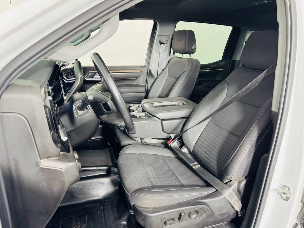Used 2023 Chevrolet Silverado 1500 LT w/ Z71 Off-Road Package AWD/4WD image 6