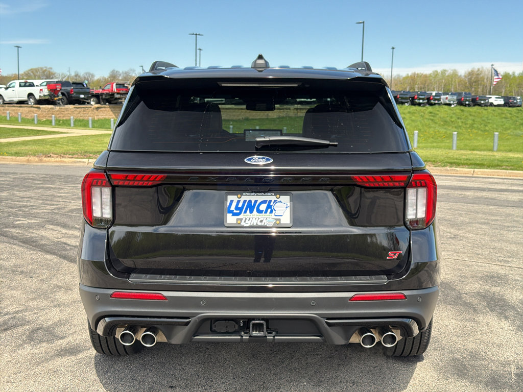 Used 2026 Ford Explorer ST AWD/4WD image 3