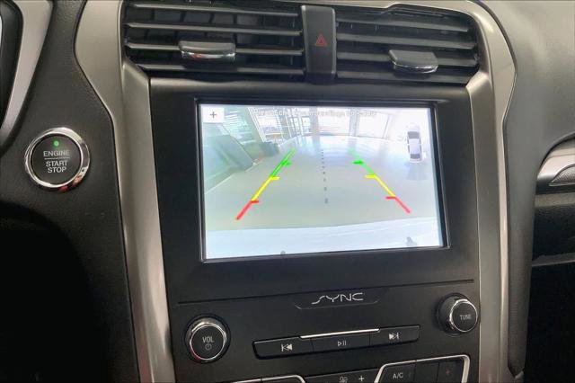 Used 2019 Ford Fusion SE FWD image 24
