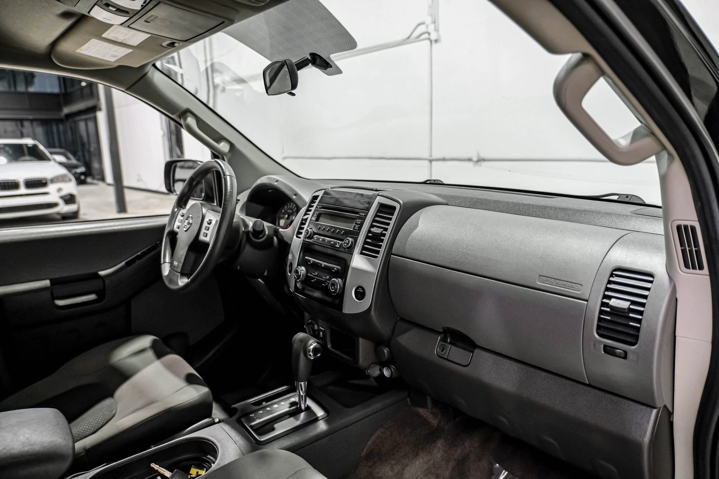 Used 2015 Nissan Xterra X AWD/4WD image 13