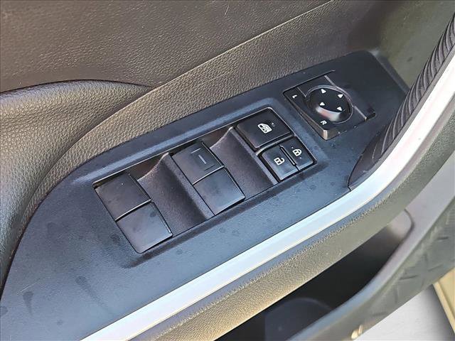 Used 2021 Toyota RAV4 XLE image 11