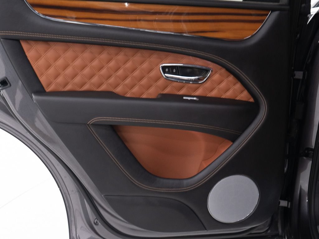 Certified 2022 Bentley Bentayga AWD/4WD image 22