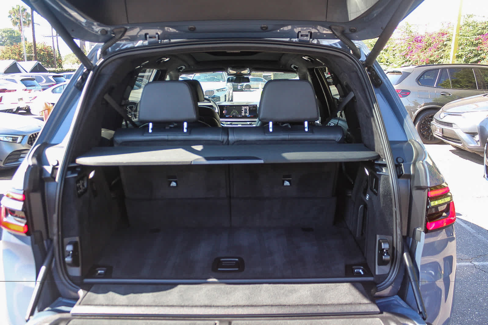 Used 2024 BMW X7 xDrive40i w/ Premium Package AWD/4WD image 26