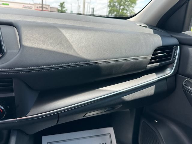 Used 2025 Nissan Rogue SV FWD image 23