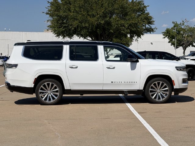 Used 2023 Jeep Grand Wagoneer L Series II AWD/4WD image 3