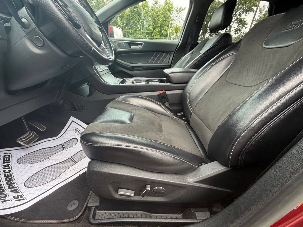 Used 2019 Ford Edge ST w/ Equipment Group 401A AWD/4WD image 17