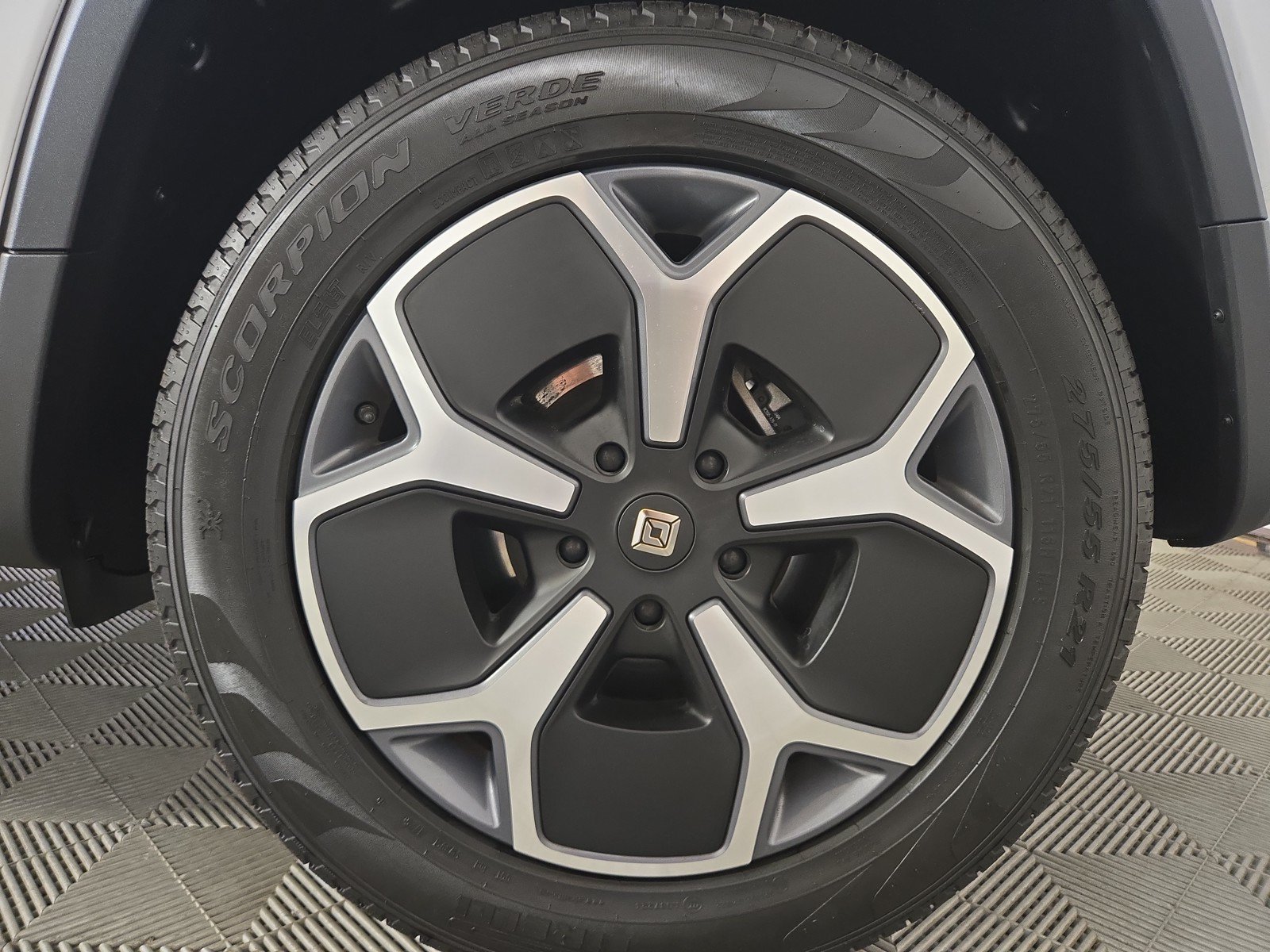 Used 2024 Rivian R1T Adventure AWD/4WD image 10