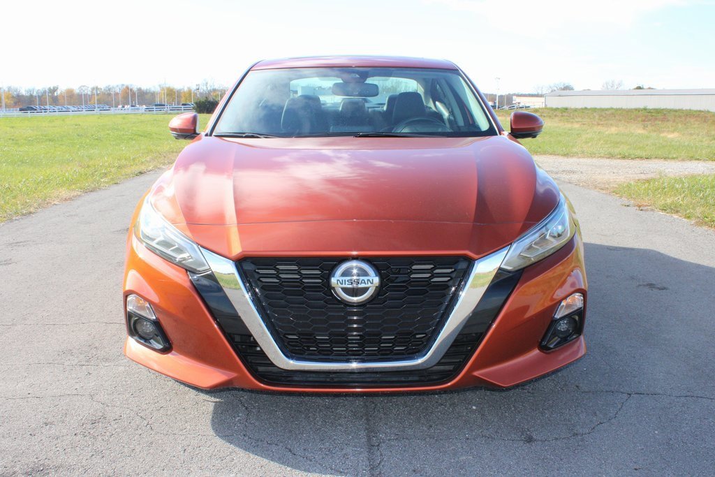 Used 2022 Nissan Altima 2.5 Platinum image 2