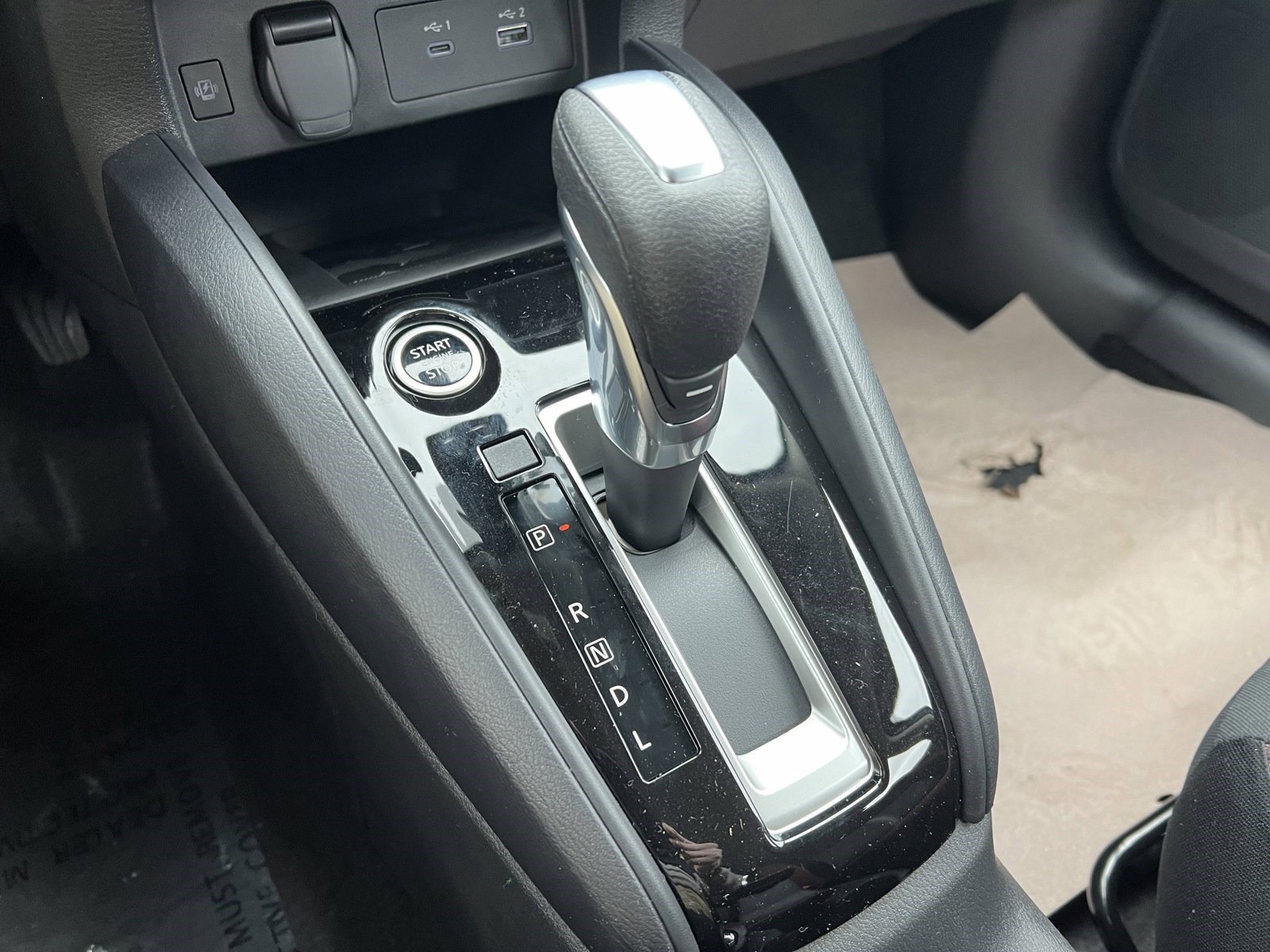 Used 2025 Nissan Versa SR w/ Trunk Package image 22