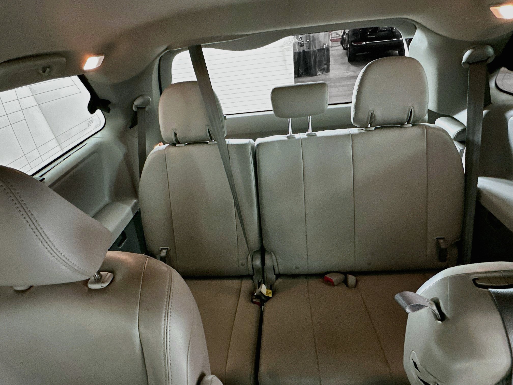 Used 2015 Toyota Sienna XLE w/ XLE Navigation Package FWD image 31