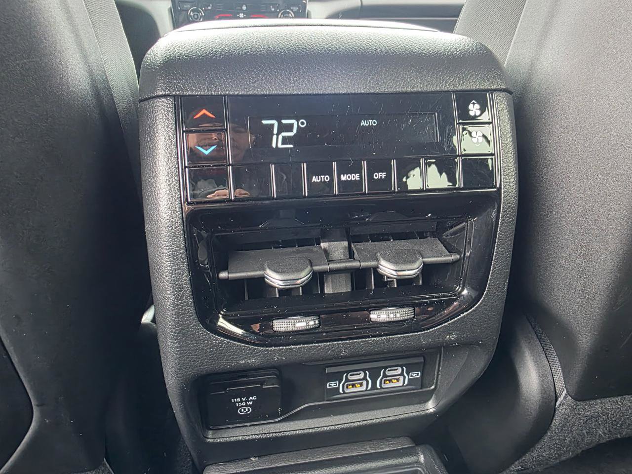 Used 2024 Jeep Grand Cherokee L Altitude image 15