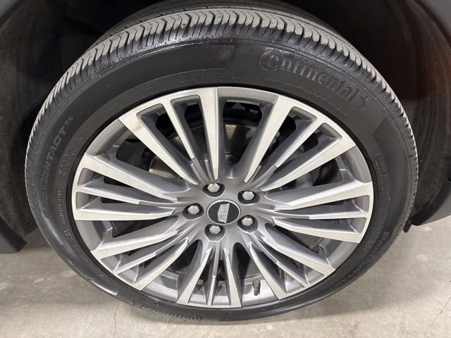 Used 2024 Cadillac XT4 Premium Luxury image 12