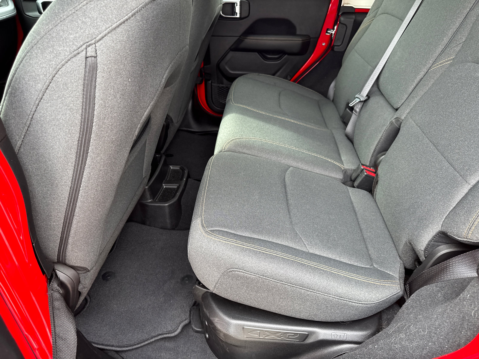 Used 2025 Jeep Wrangler Sahara w/ Safety Group AWD/4WD image 22