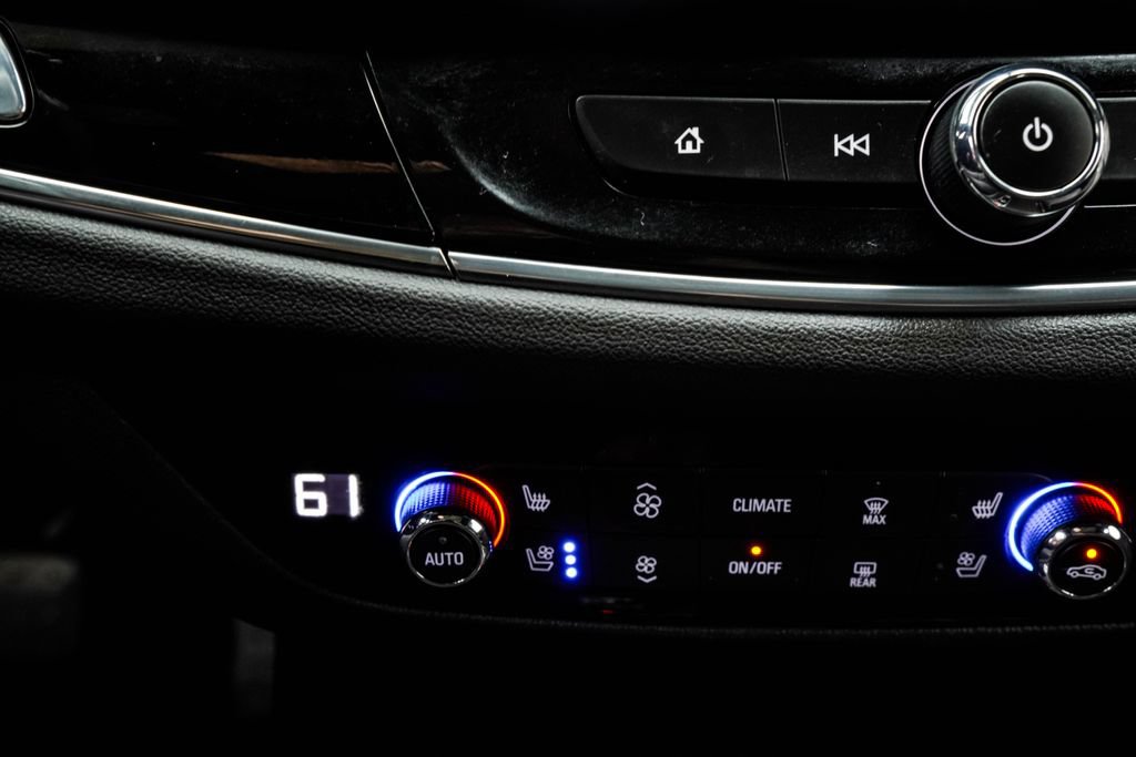 Used 2023 Buick Enclave Avenir w/ Avenir Technology Package AWD/4WD image 30