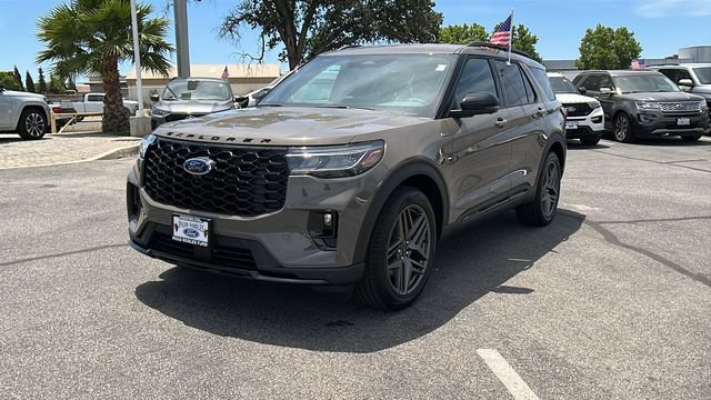New 2026 Ford Explorer ST-Line w/ ST-Line Street Pack RWD image 7