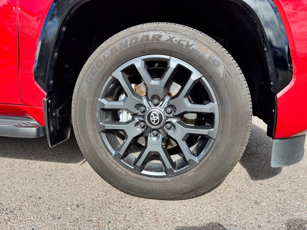 Used 2025 Toyota Sequoia Platinum AWD/4WD image 36