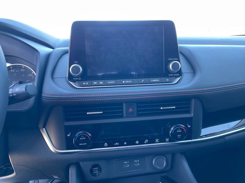 Used 2025 Nissan Rogue SV w/ Rock Creek Premium Package image 18