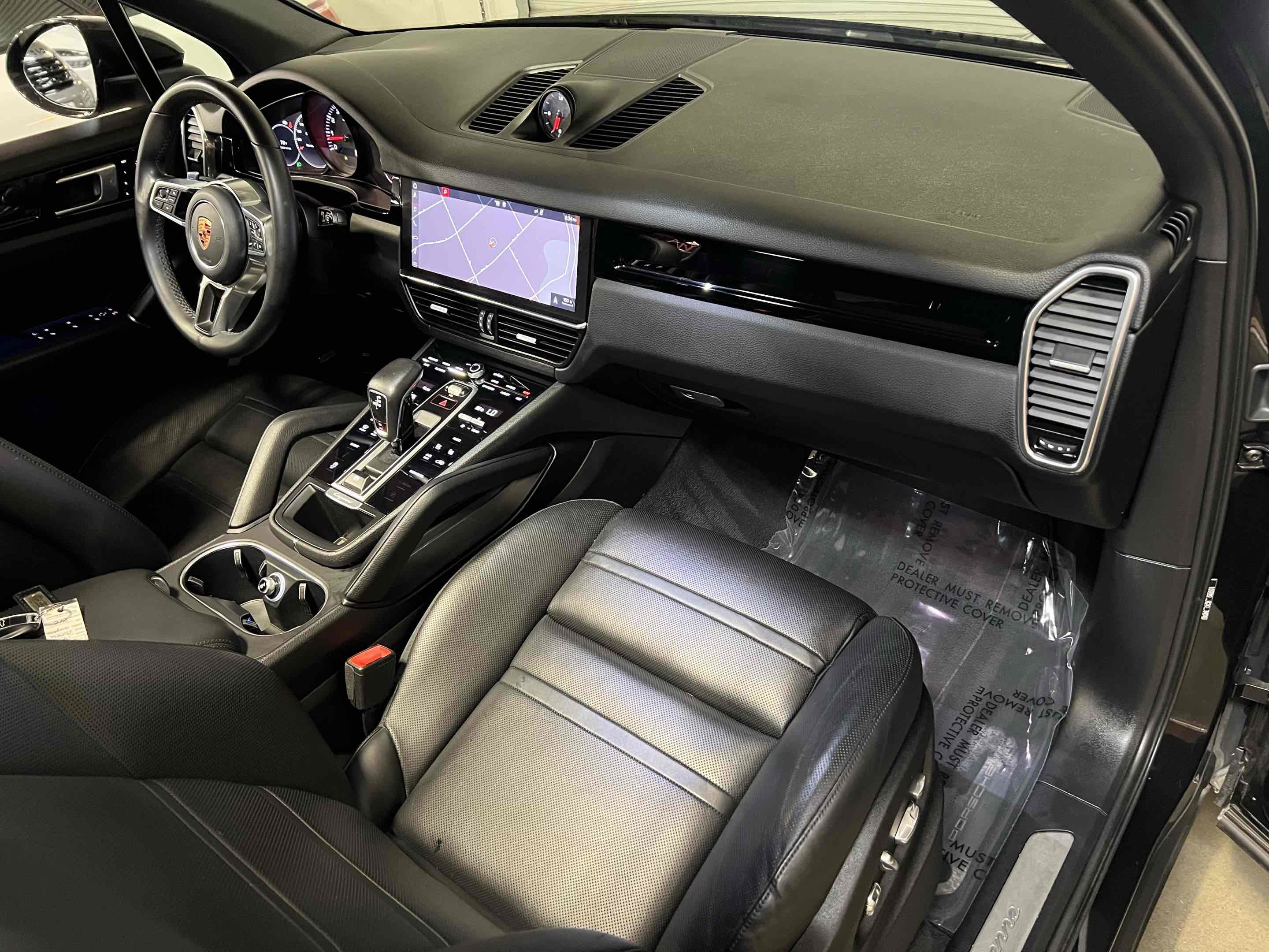 Used 2019 Porsche Cayenne w/ Premium Package AWD/4WD image 28