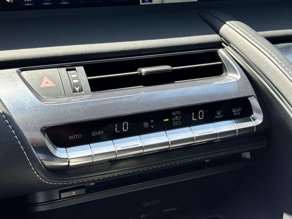 Used 2018 Lexus LC 500 Coupe w/ Touring Package RWD image 21