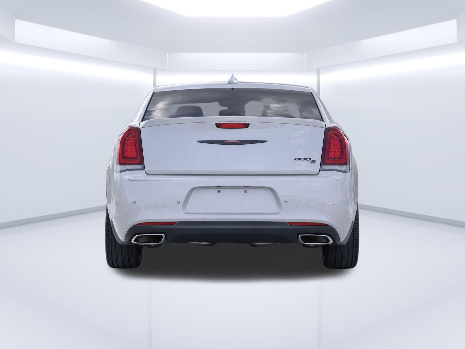 Used 2022 Chrysler 300 S RWD image 7