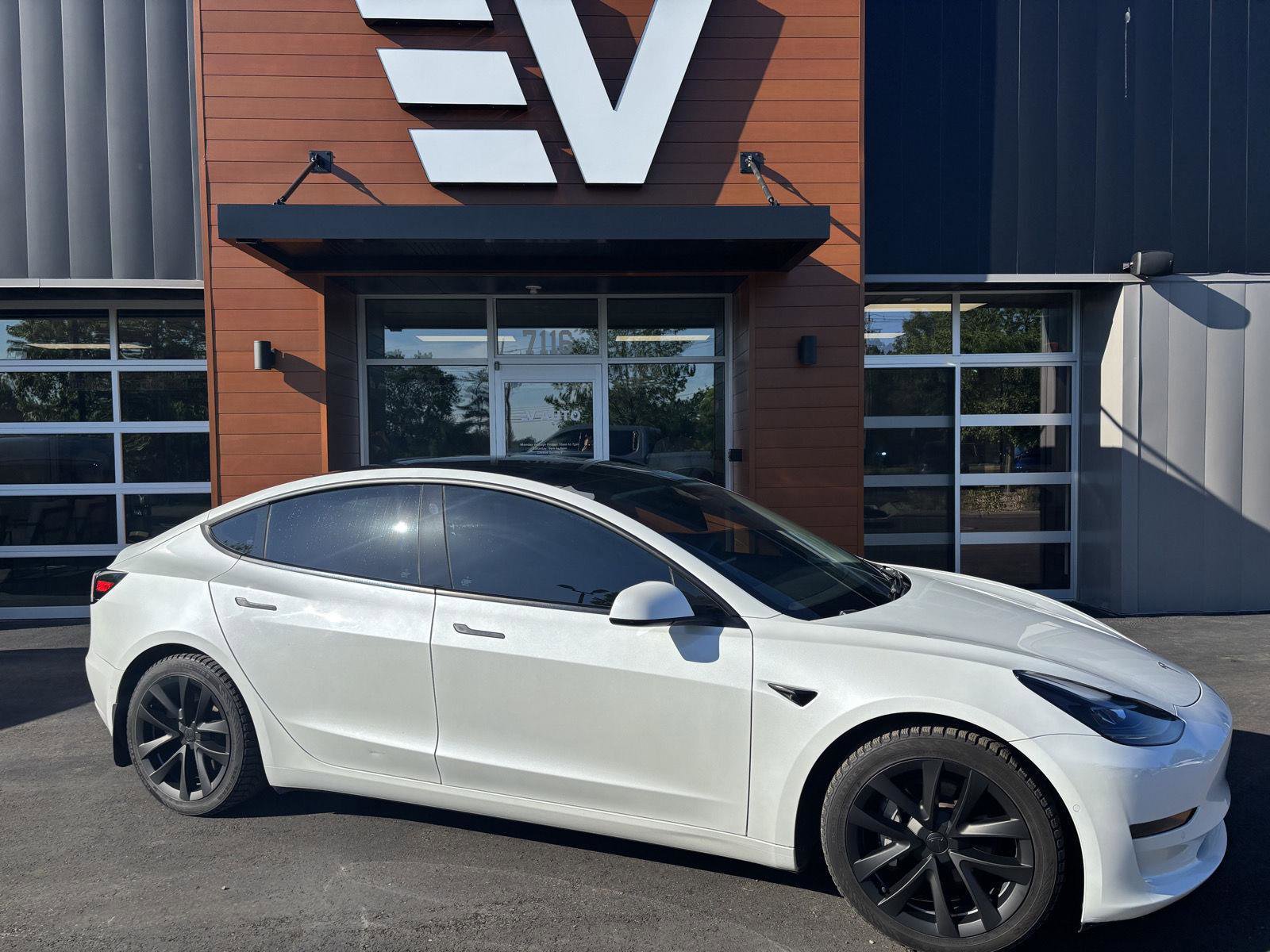Used 2021 Tesla Model 3 Standard Range Plus RWD image 1