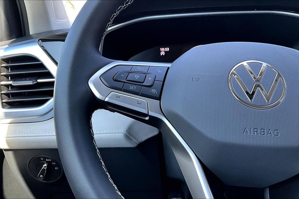 New 2026 Volkswagen Taos SE image 10