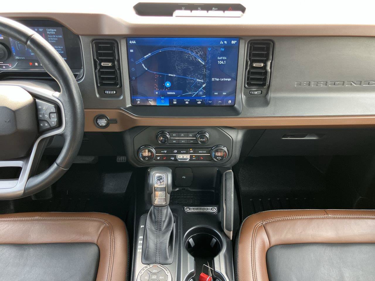 Used 2024 Ford Bronco Outer Banks AWD/4WD image 18
