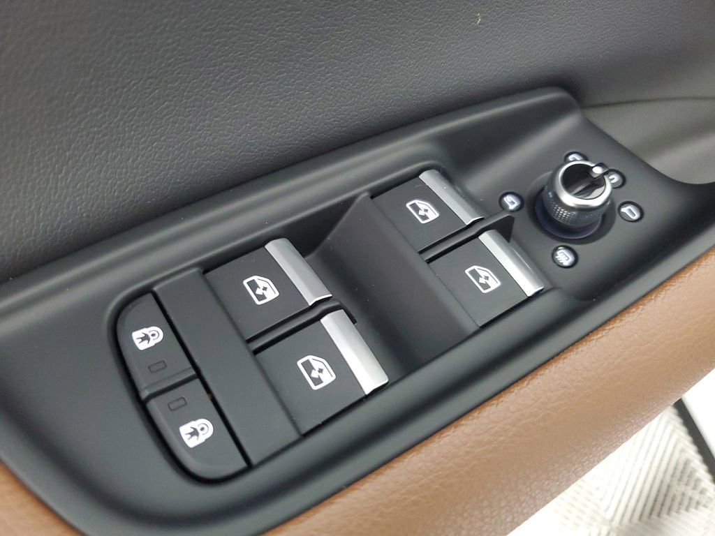 Used 2025 Audi Q7 2.0T Premium image 19