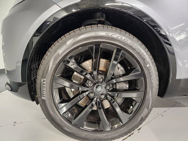 New 2026 Land Rover Discovery Limited Edition AWD/4WD image 8