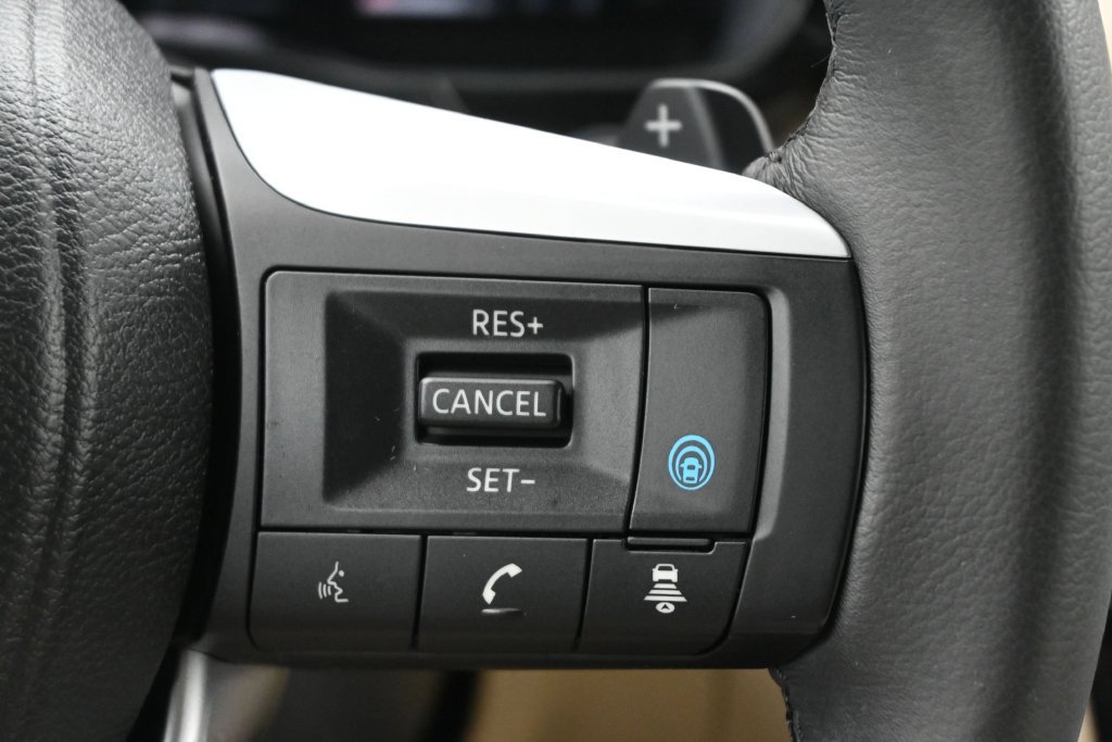 Used 2023 INFINITI QX60 Luxe w/ Performance Audio Package FWD image 9