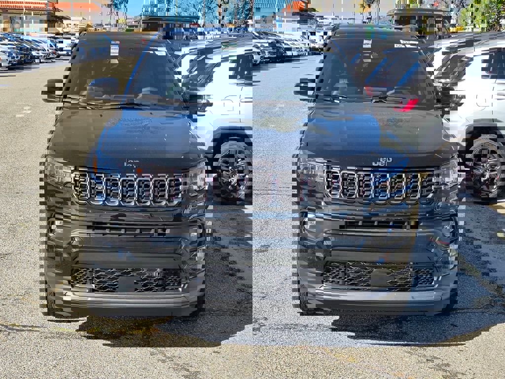 New 2026 Jeep Compass Latitude image 2