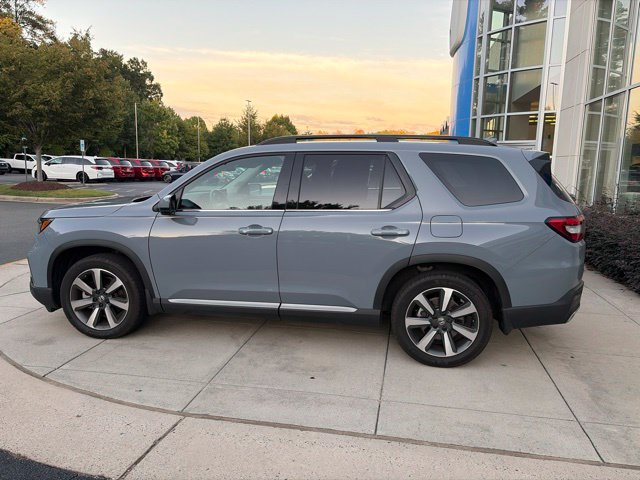 Used 2025 Honda Pilot Touring image 2