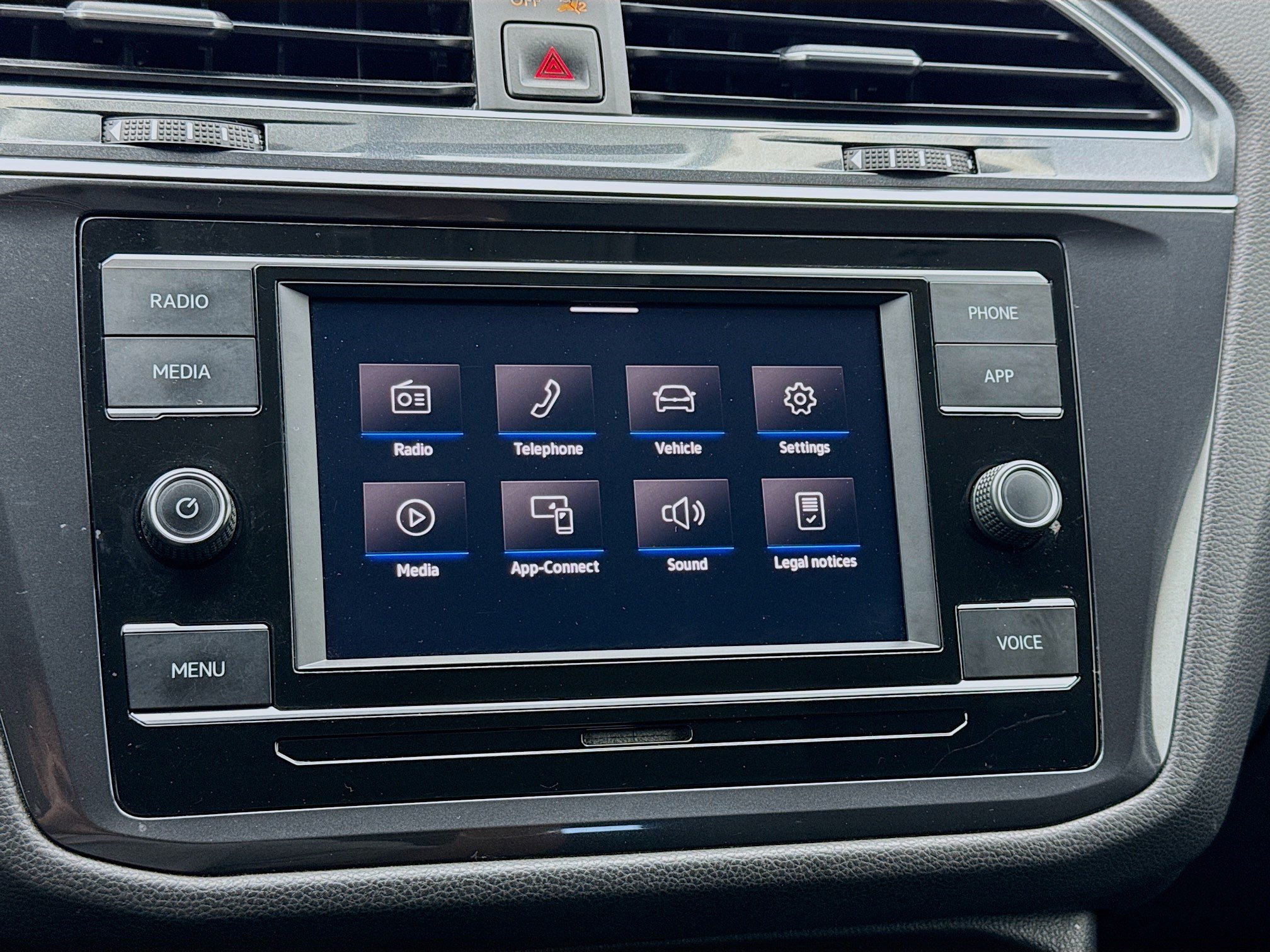 Used 2022 Volkswagen Tiguan S FWD image 9