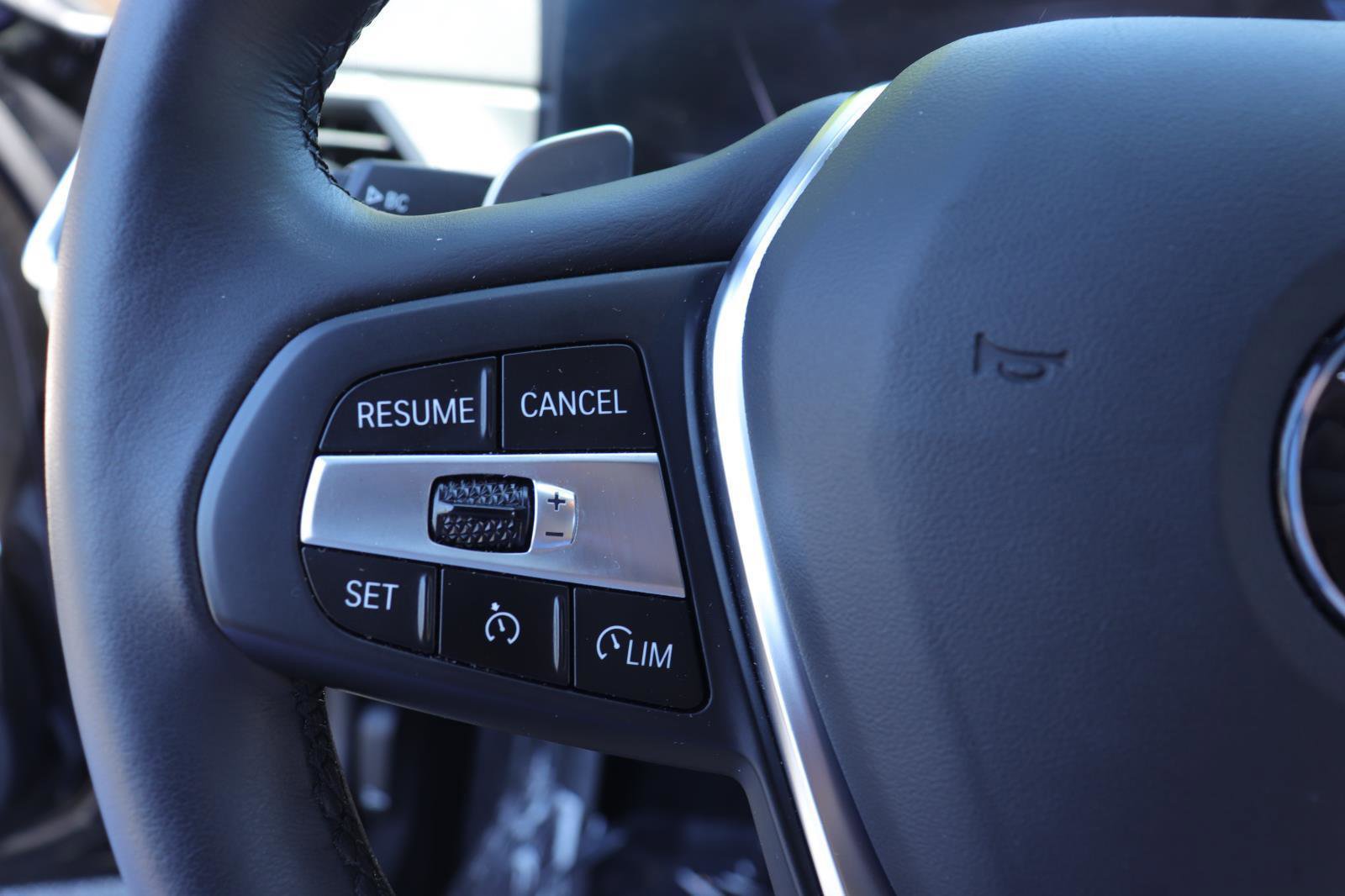 Used 2024 BMW 330i Sedan w/ Premium Package image 27