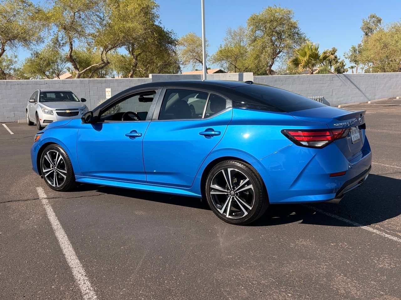 Used 2022 Nissan Sentra SR w/ Electronics Package FWD image 3