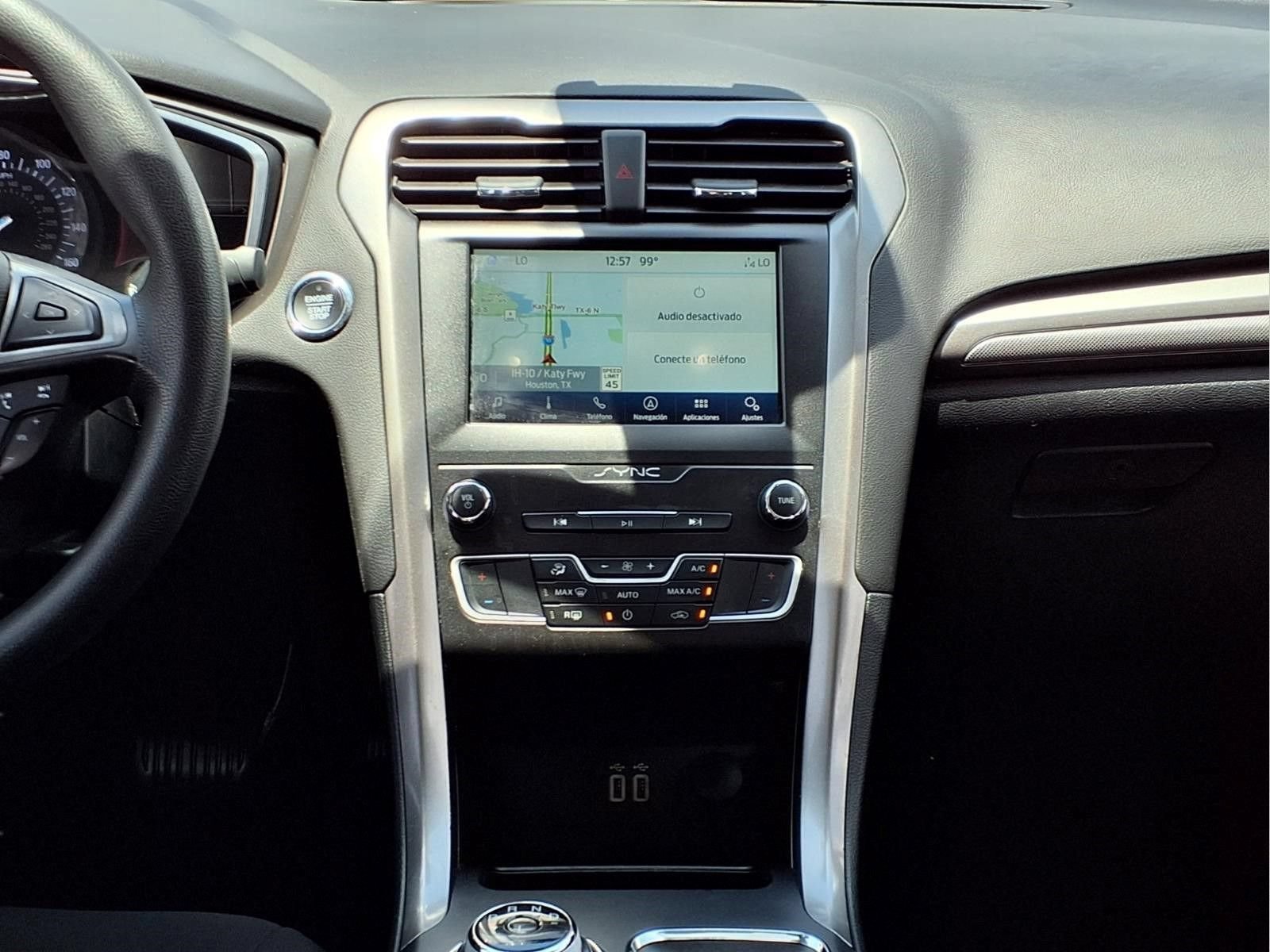 Used 2020 Ford Fusion SE FWD image 15