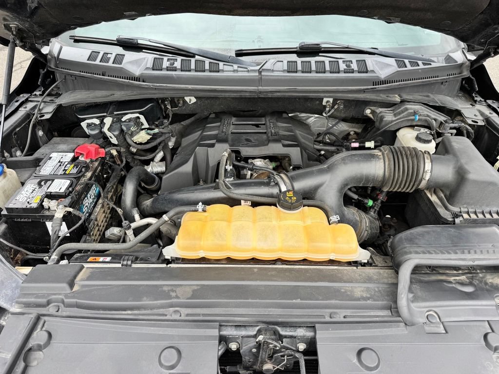 Used 2018 Ford F150 XLT w/ Equipment Group 302A Luxury AWD/4WD image 9