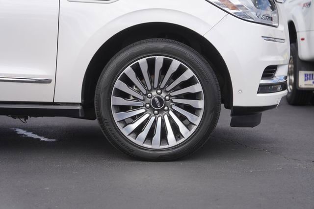 Used 2019 Lincoln Navigator L Reserve image 4