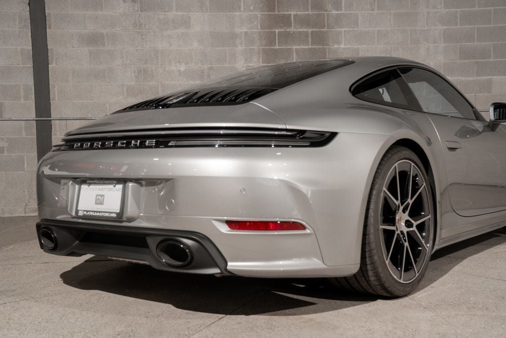 Used 2025 Porsche 911 Carrera T RWD image 40