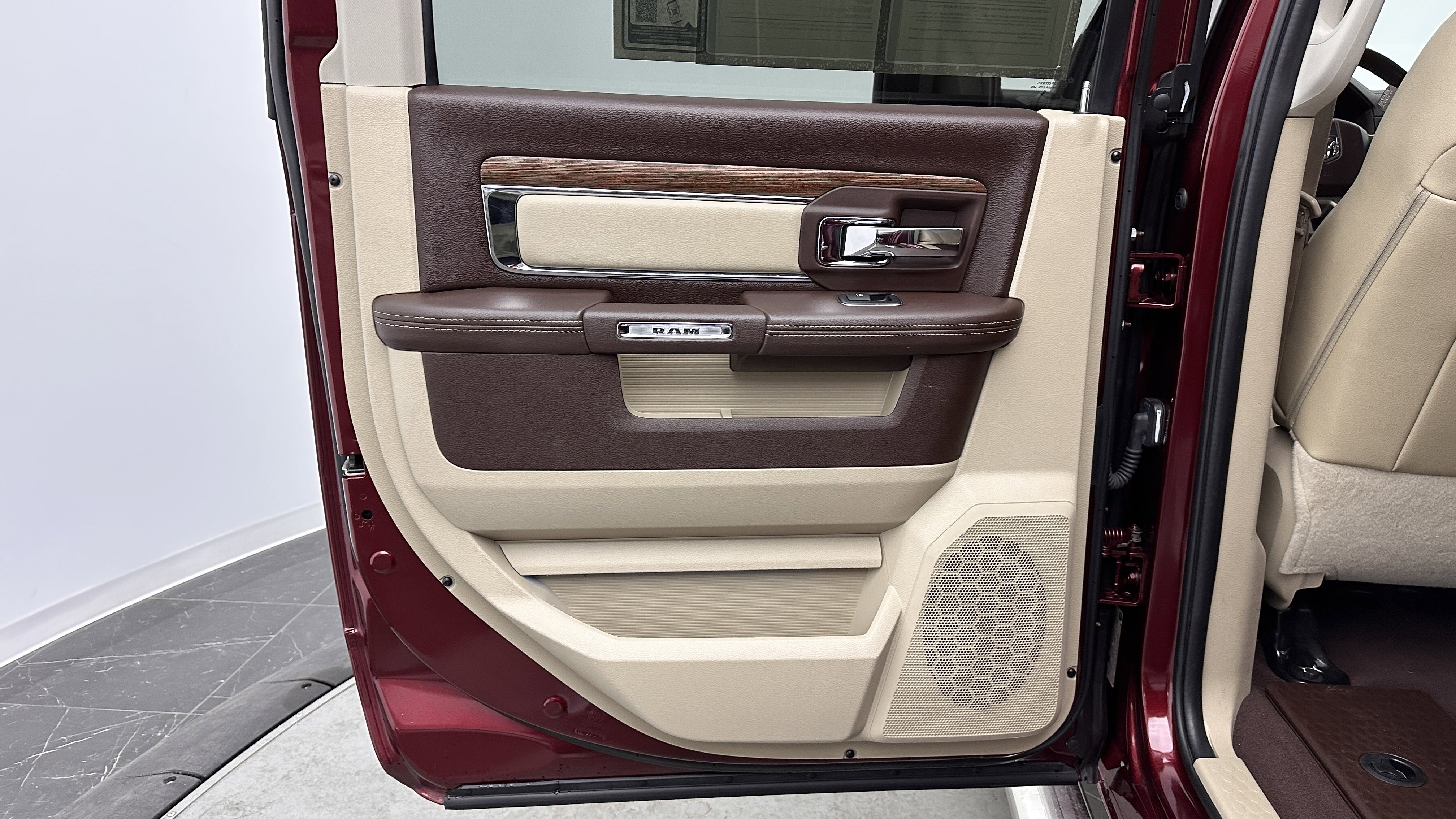 Used 2019 RAM 1500 Laramie w/ Convenience Group image 23