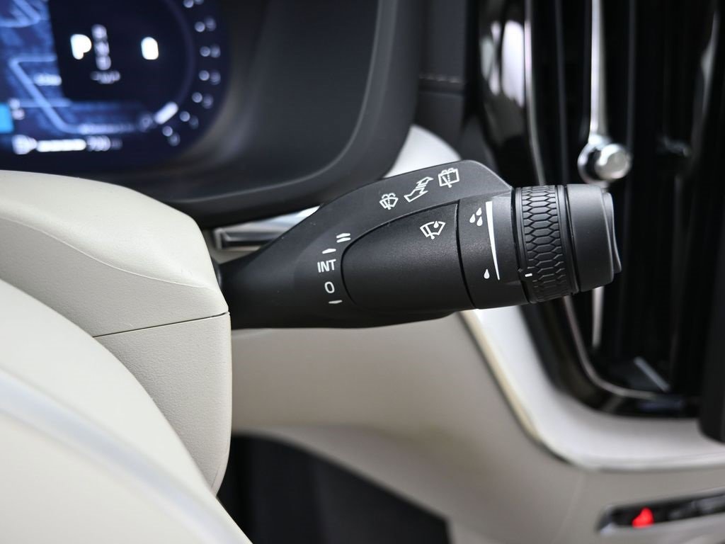 New 2026 Volvo XC60 B5 Ultra w/ Protection Package Premier image 19