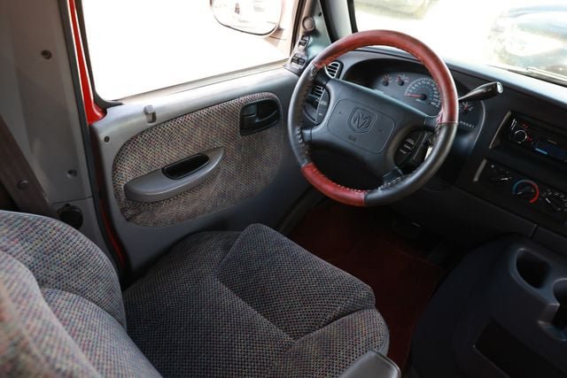 Used 2000 Dodge B3500 RWD image 26