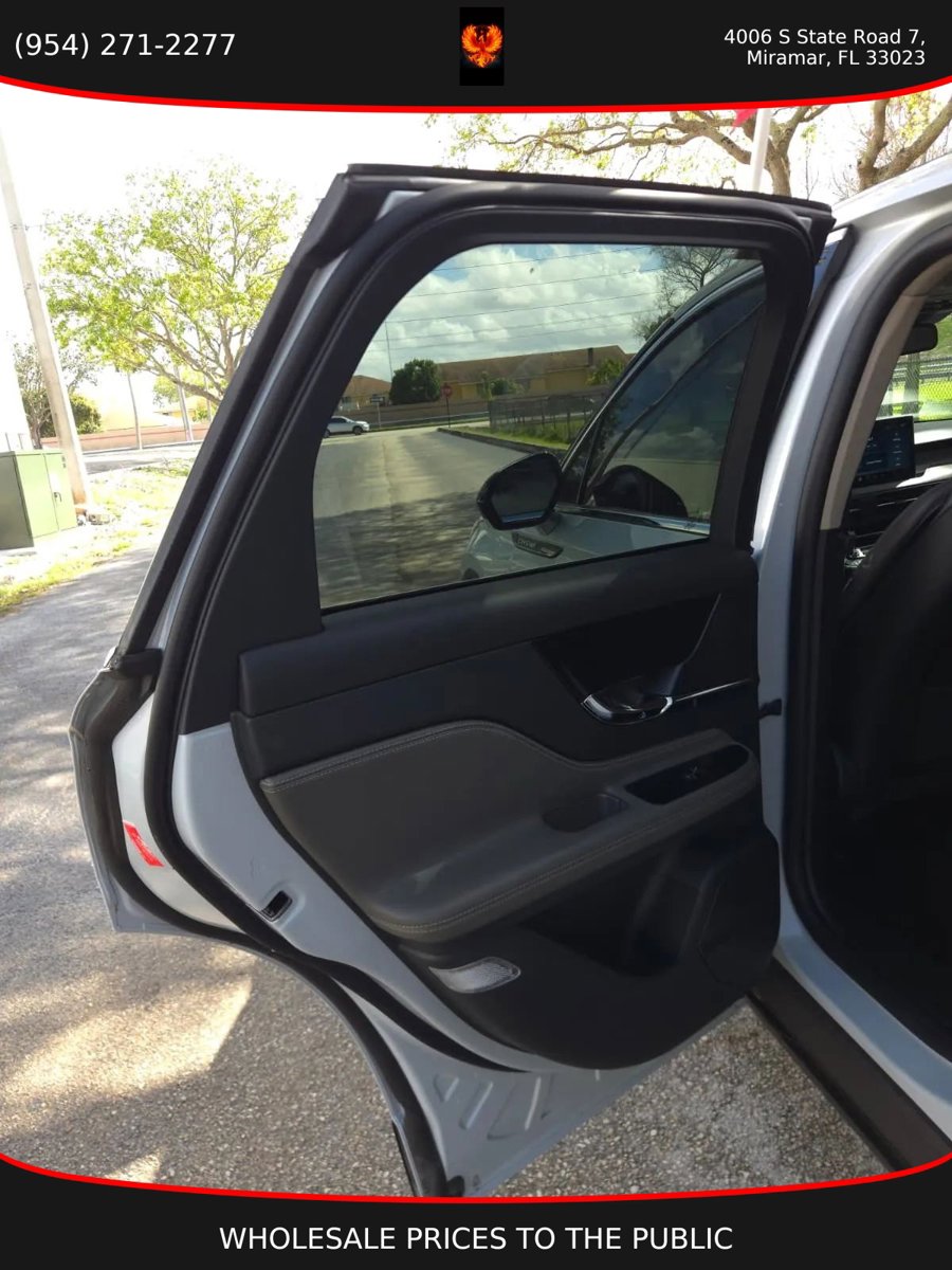 Used 2025 Lincoln Corsair FWD image 13