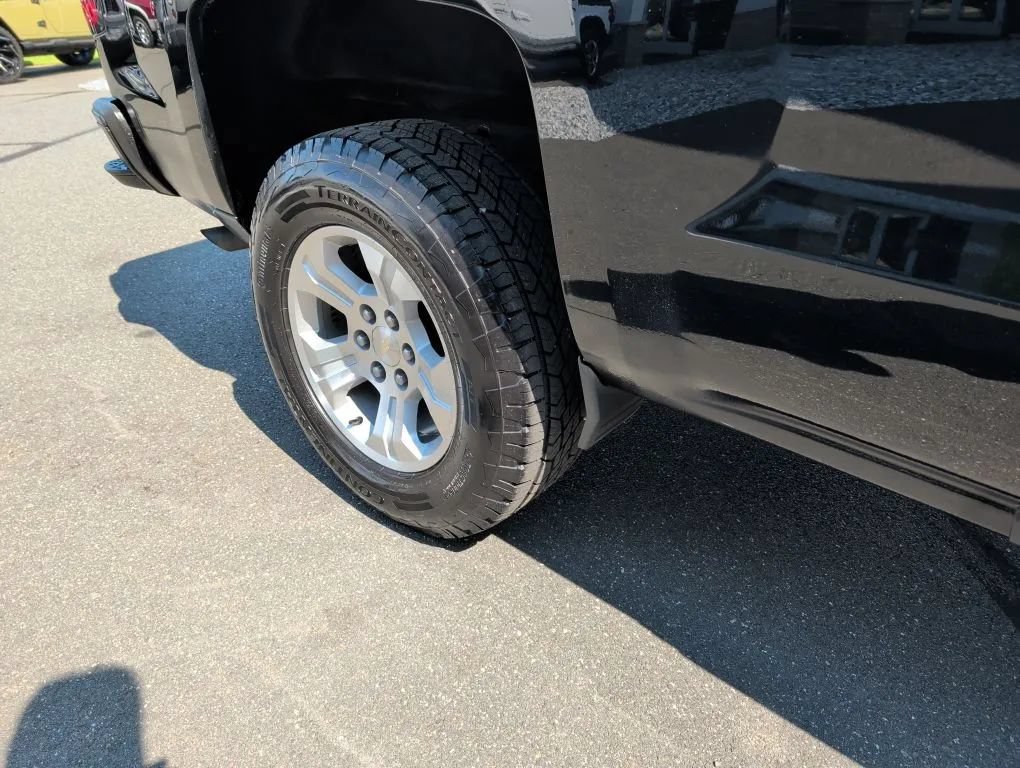 Used 2018 Chevrolet Silverado 1500 LT w/ All Star Edition AWD/4WD image 22