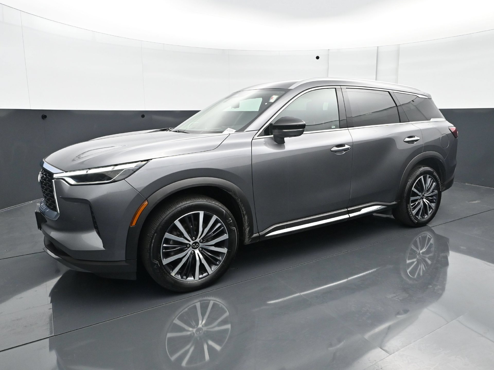 Used 2024 INFINITI QX60 Sensory AWD/4WD image 2
