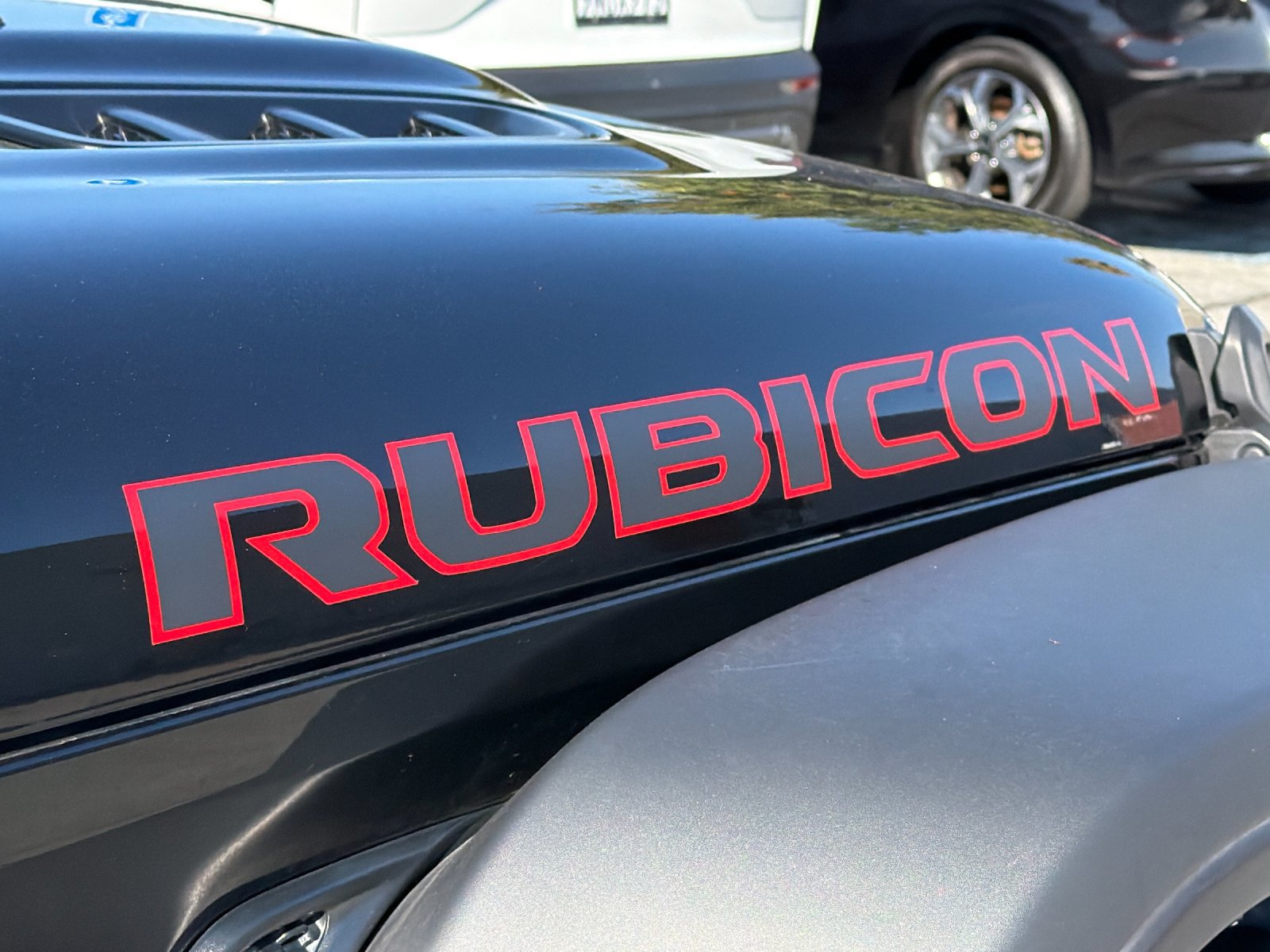 Used 2025 Jeep Wrangler Unlimited Rubicon AWD/4WD image 39