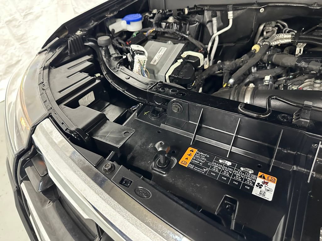 Used 2025 Ford Explorer Active AWD/4WD image 65