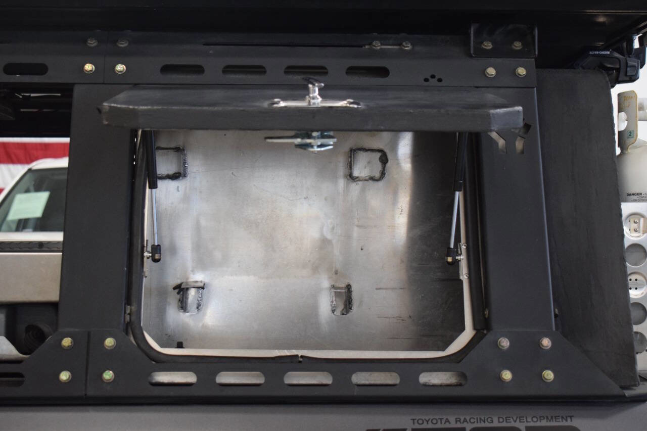 Used 2017 Toyota Tacoma TRD Off-Road image 18