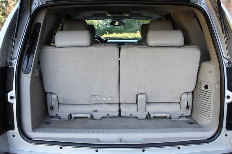 Used 2011 Chevrolet Tahoe LTZ AWD/4WD image 16